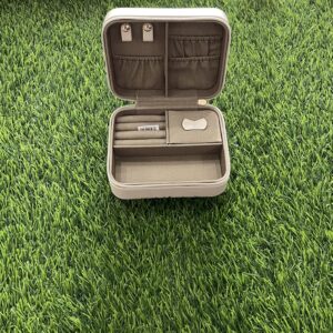 Sophia Cream Jewellery Box With Zip